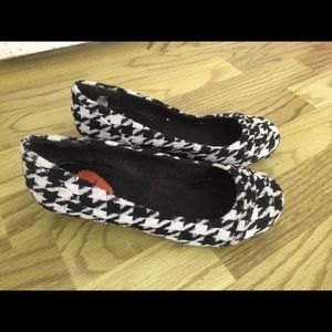 Rocket Dog Houndstooth Ballet Wedges size 6